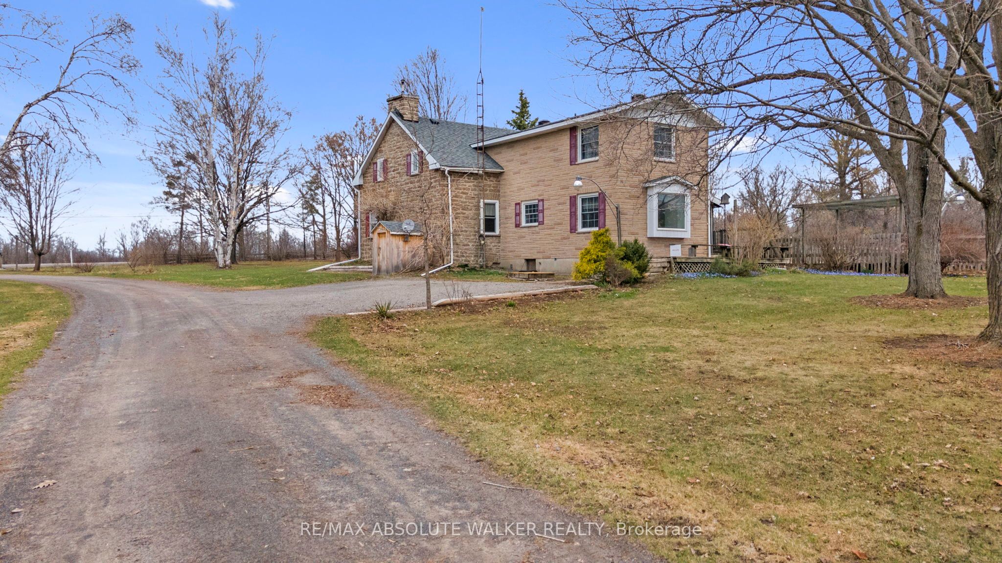 1731 7th Line Property Photo