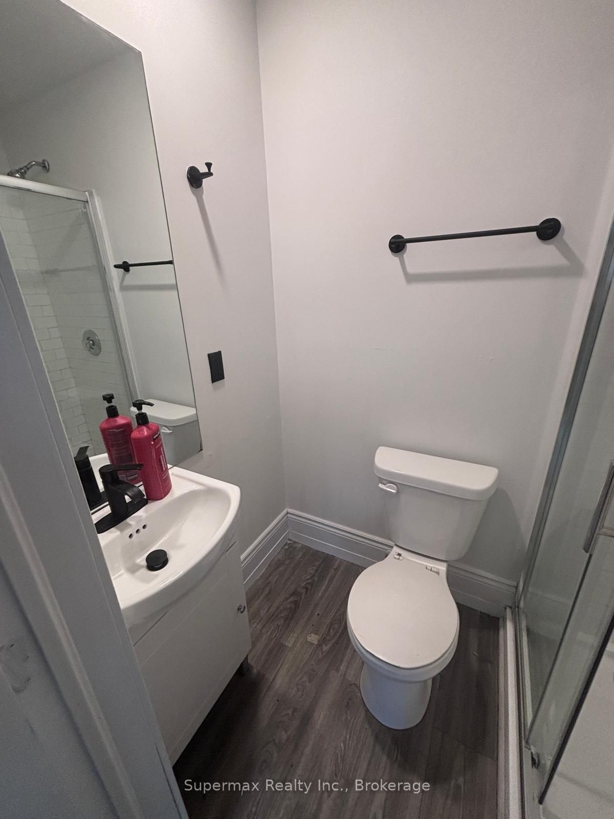 710 Adelaide Street N Property Photo 8