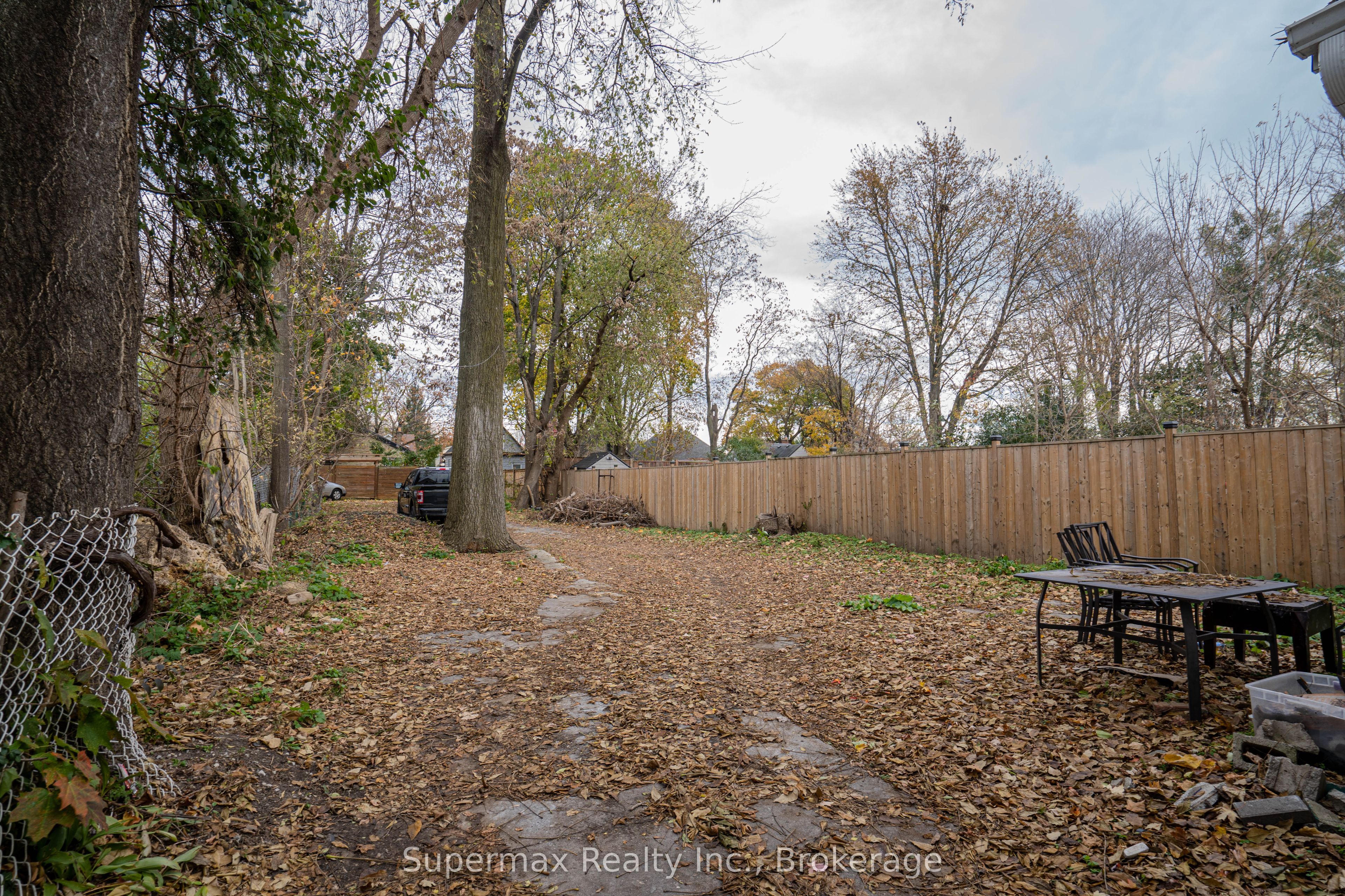 710 Adelaide Street N Property Photo 25