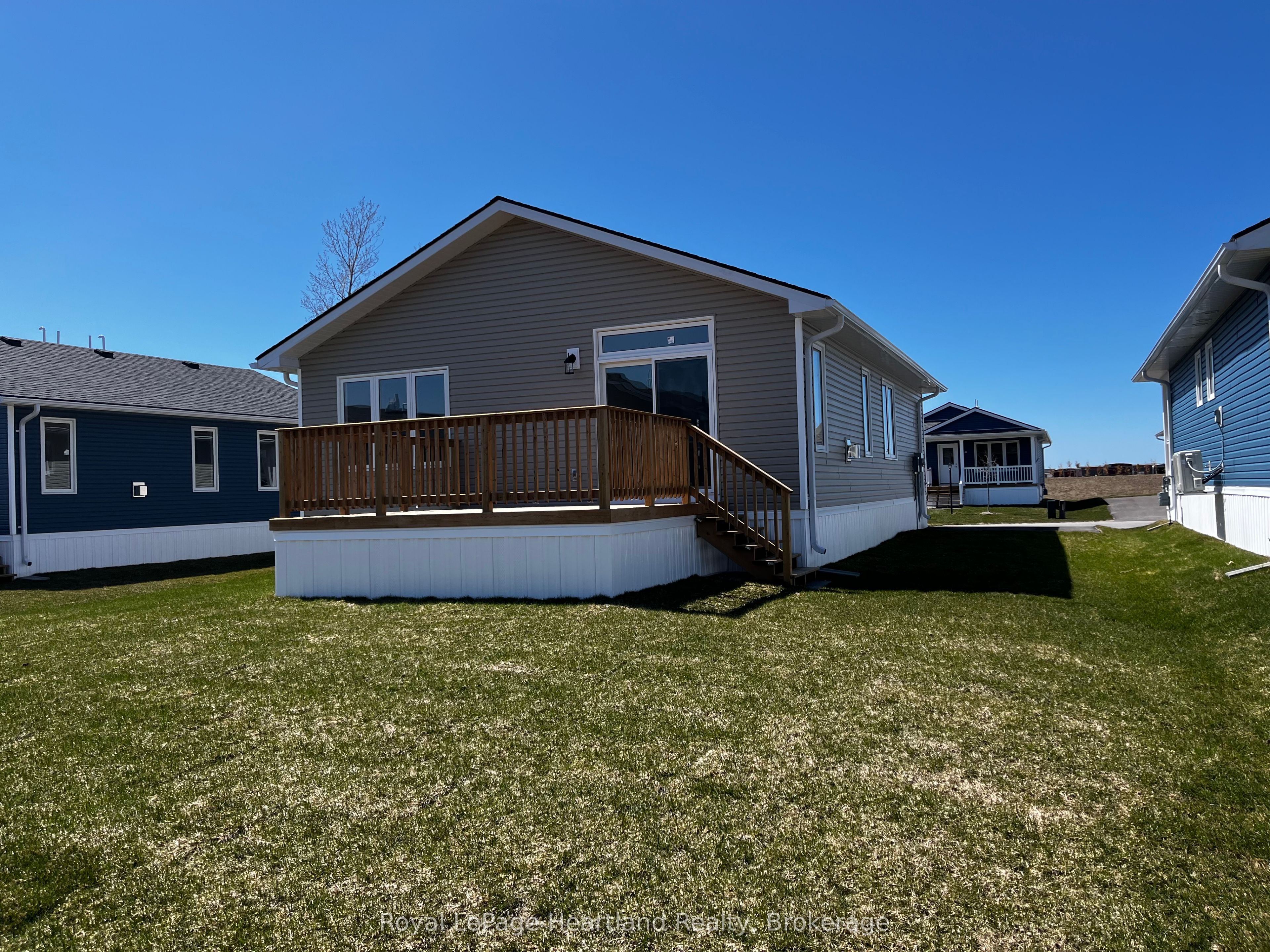 18 Bluffs View Blvd Property Photo 20