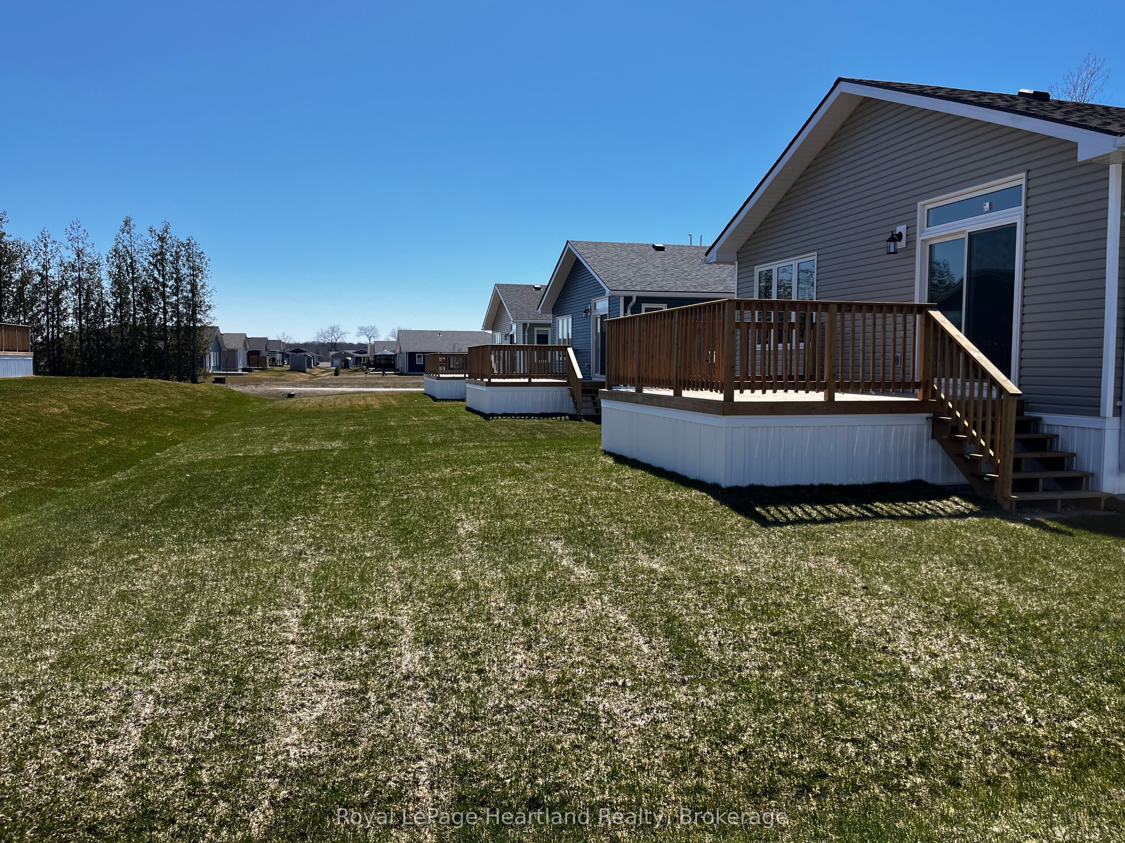18 Bluffs View Blvd Property Photo 21