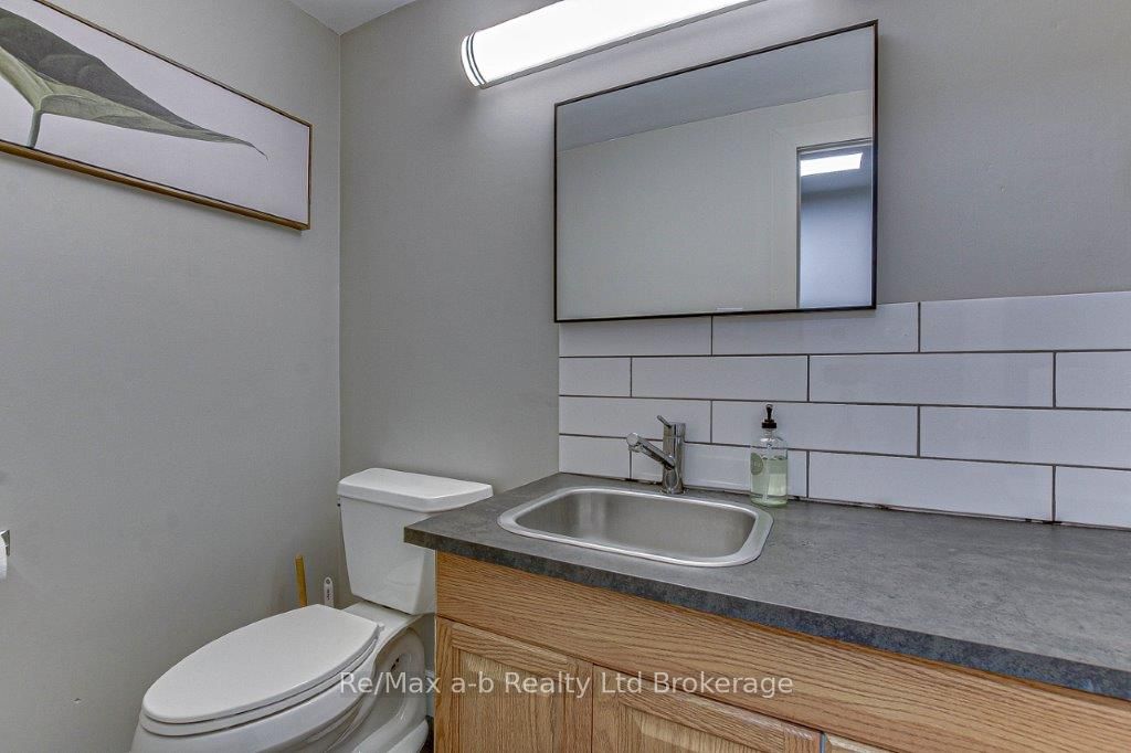 473 Dundas Street Property Photo 7
