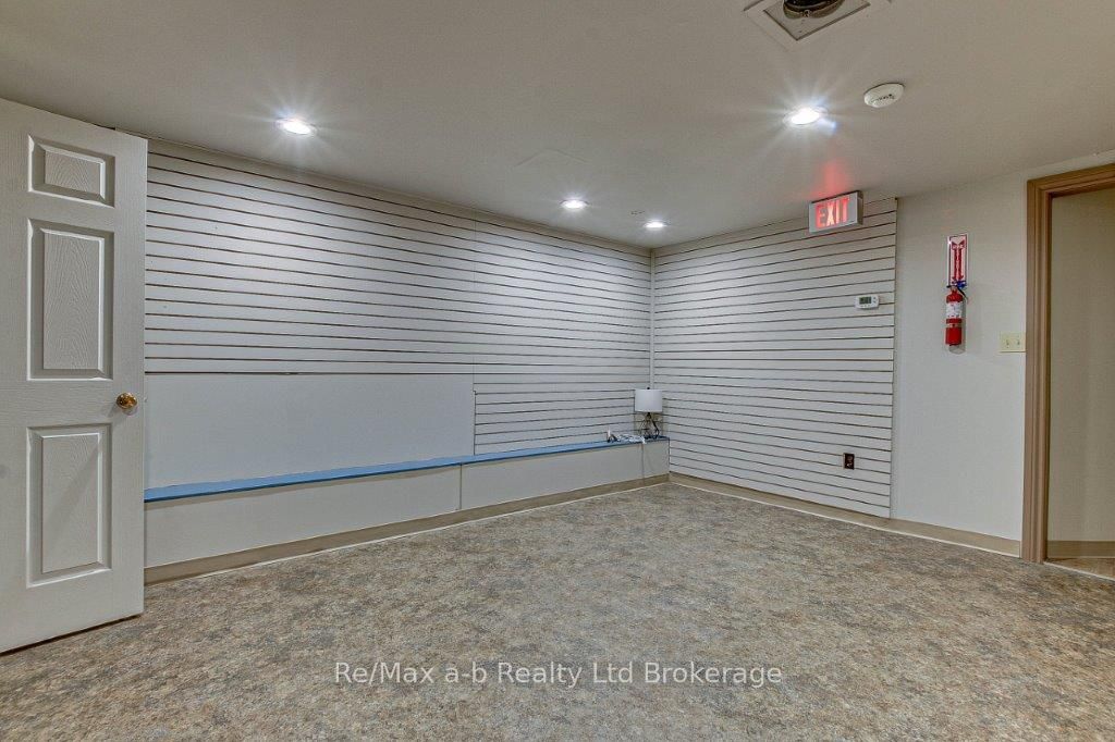 473 Dundas Street Property Photo 8