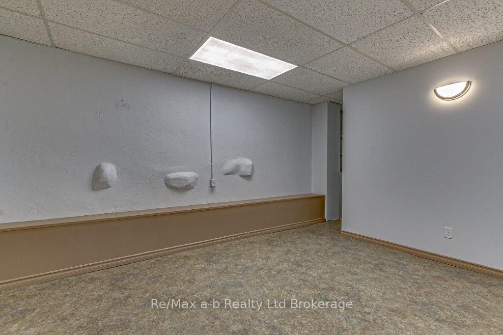 473 Dundas Street Property Photo 11