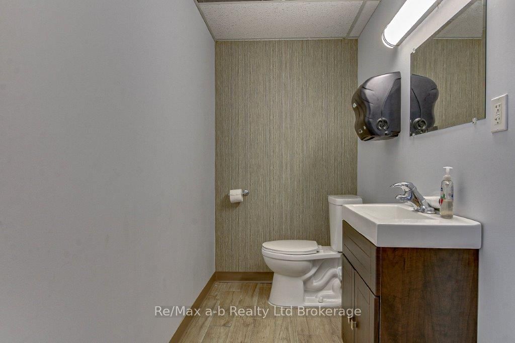 473 Dundas Street Property Photo 12