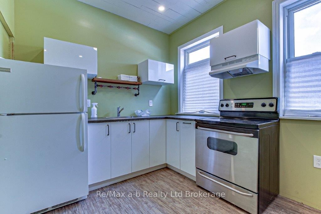 473 Dundas Street Property Photo 16