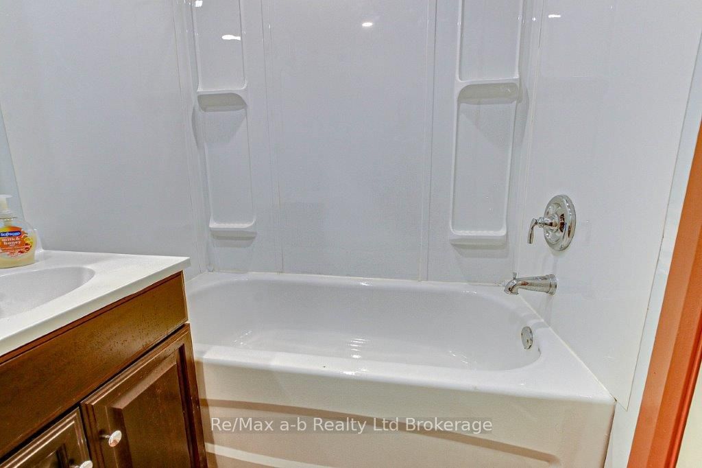473 Dundas Street Property Photo 18