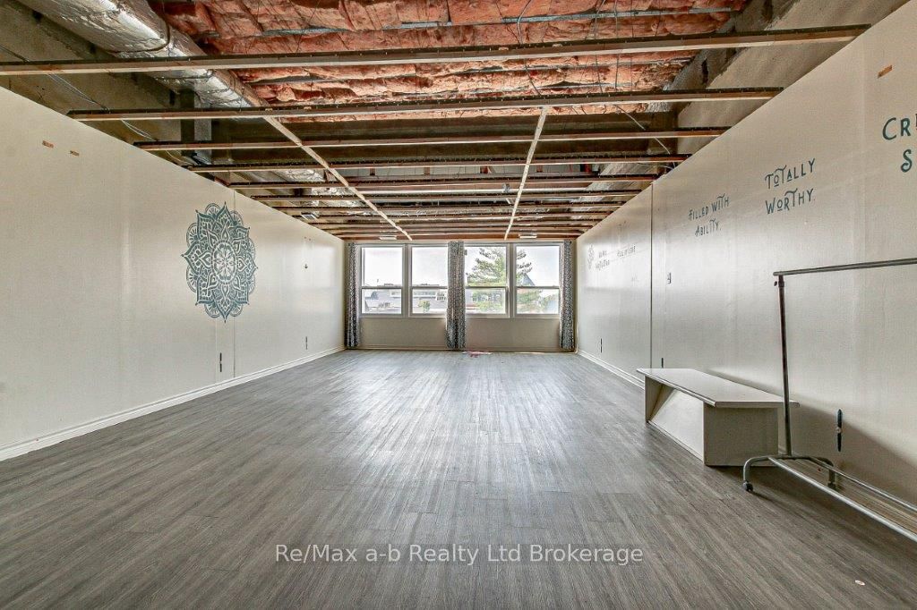 473 Dundas Street Property Photo 25