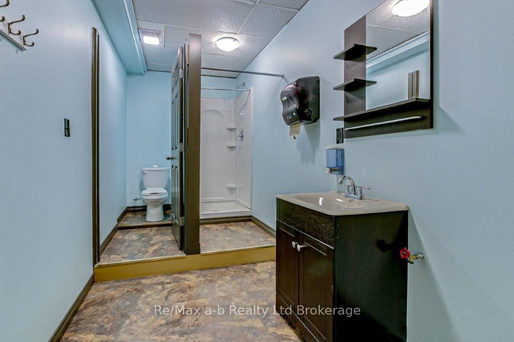 473 Dundas Street Property Photo 28