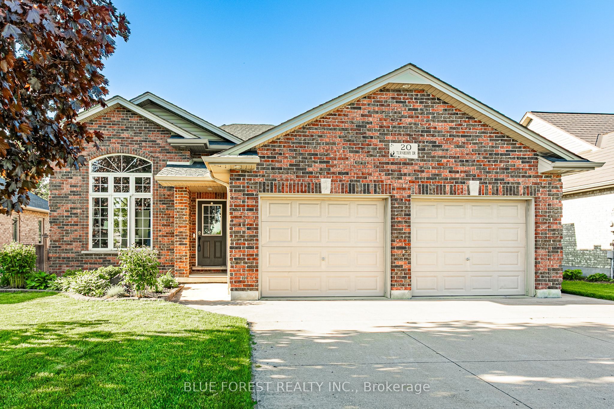 20 Turnberry Drive Property Photo 1