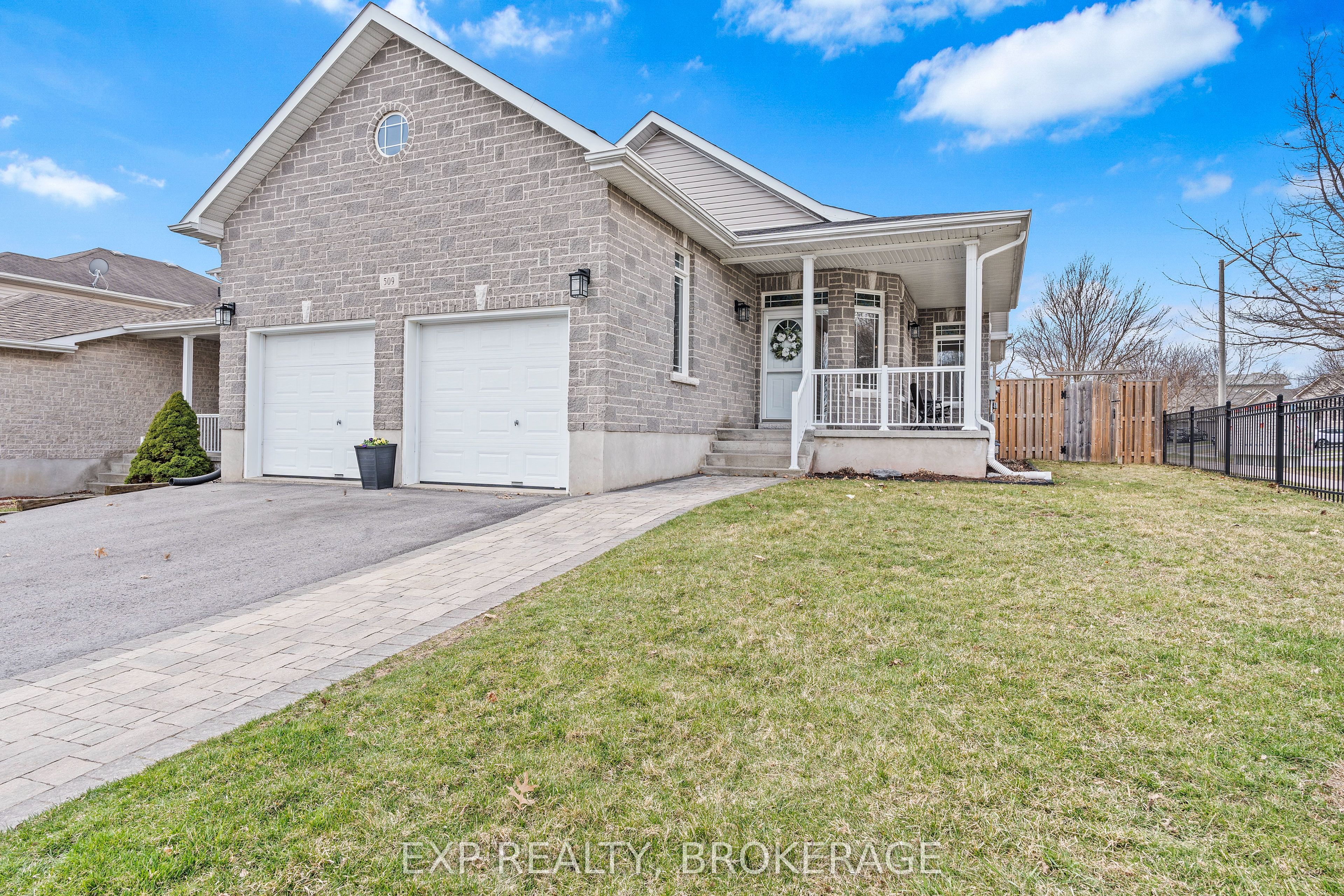 509 Weston Crescent Property Photo