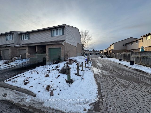 52 Coventry Crescent Property Photo