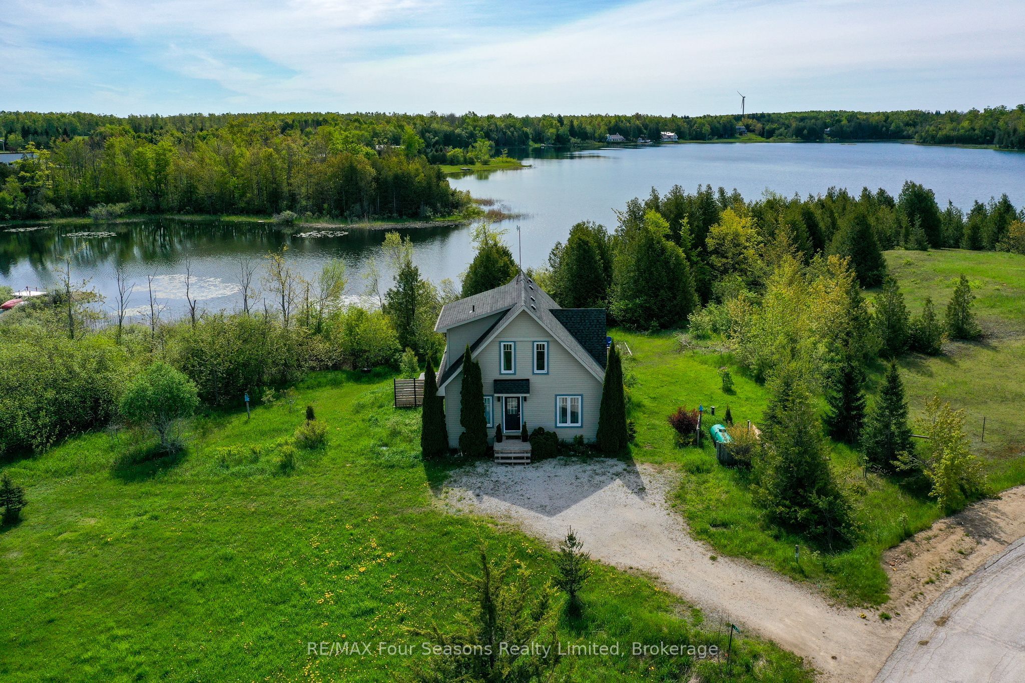 139 Young Drive Property Photo 3
