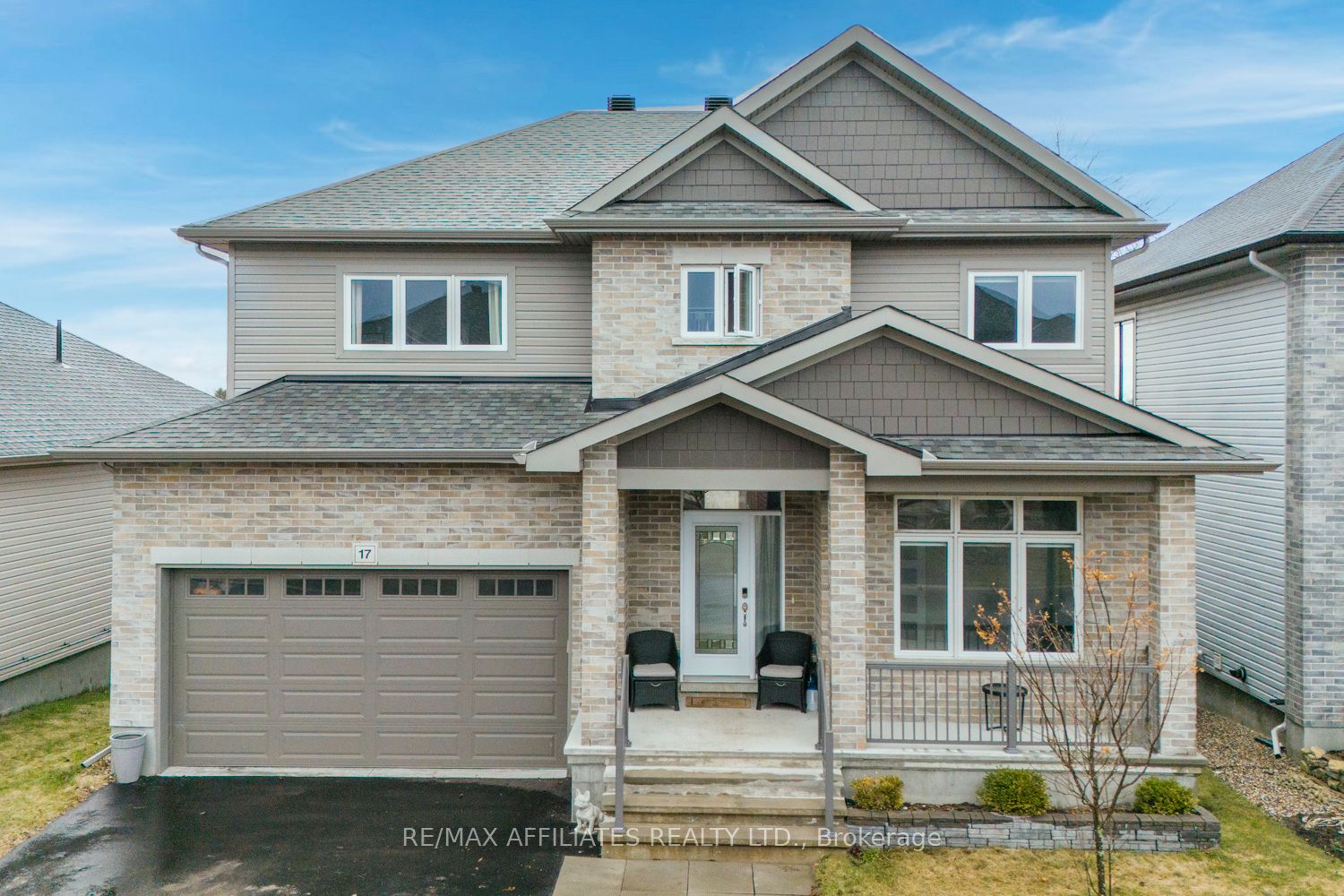 17 Dulmage Crescent Property Photo 1