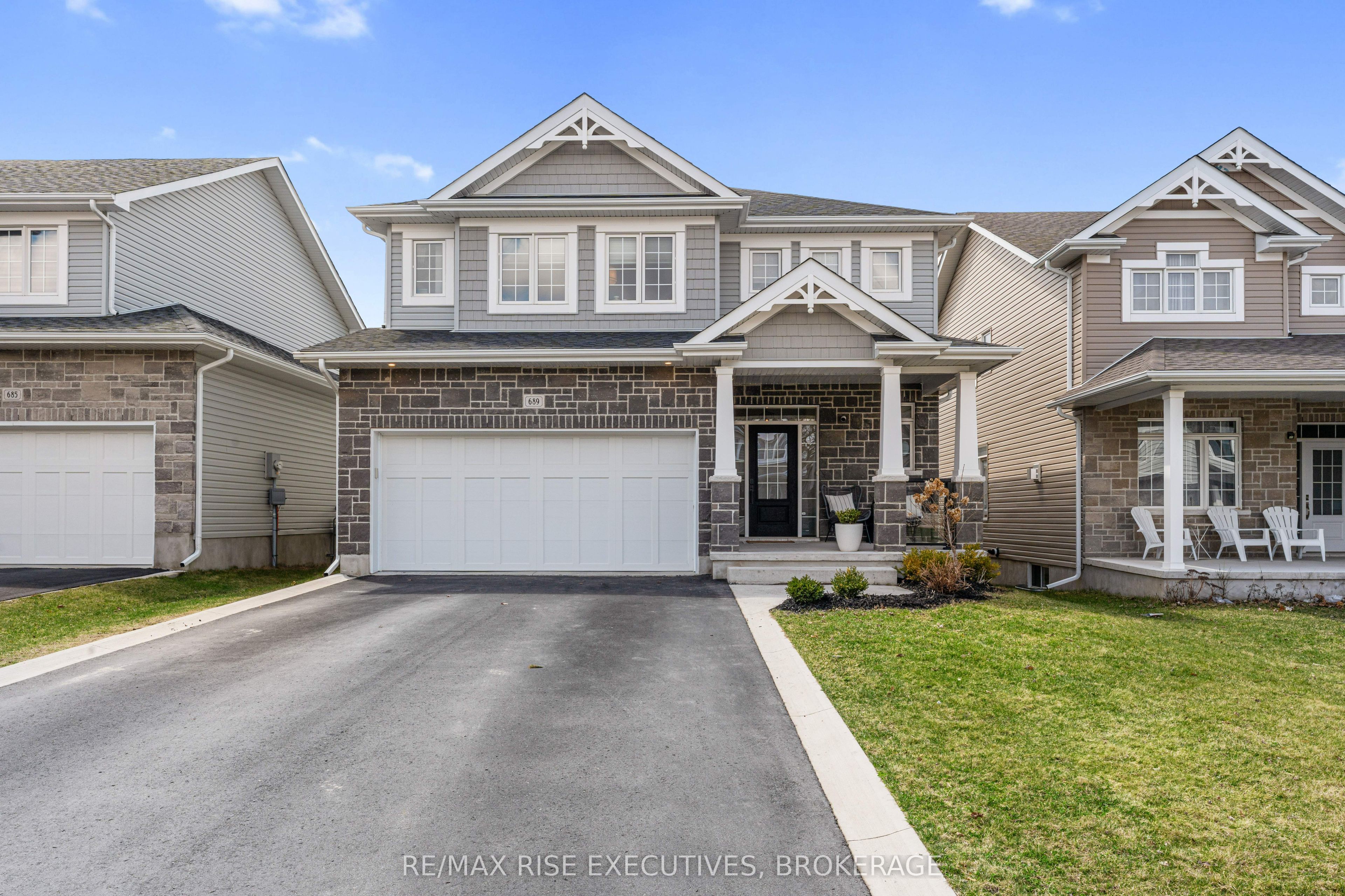 689 Halloway Drive Property Photo