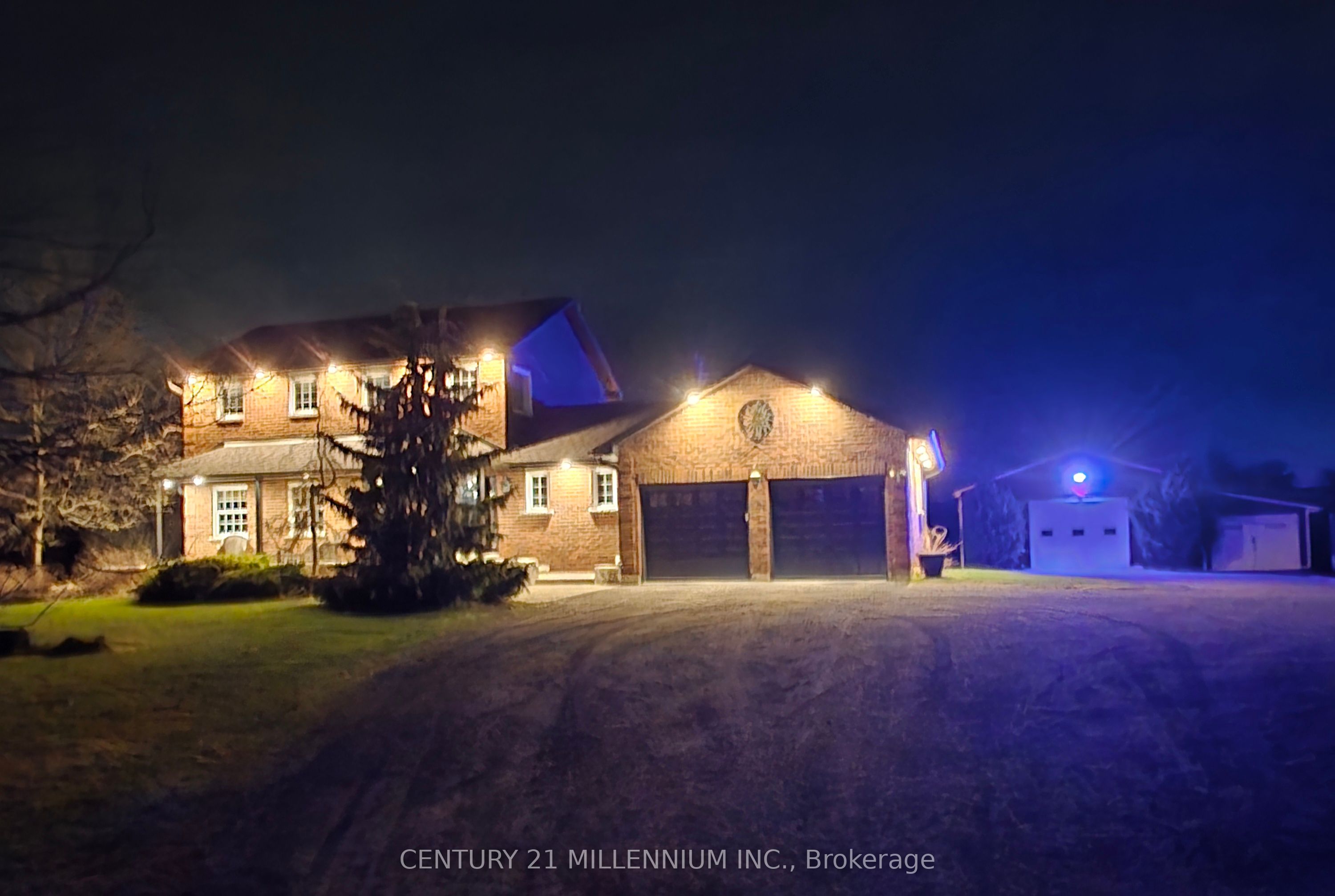 5653 Eighth Line Property Photo 3