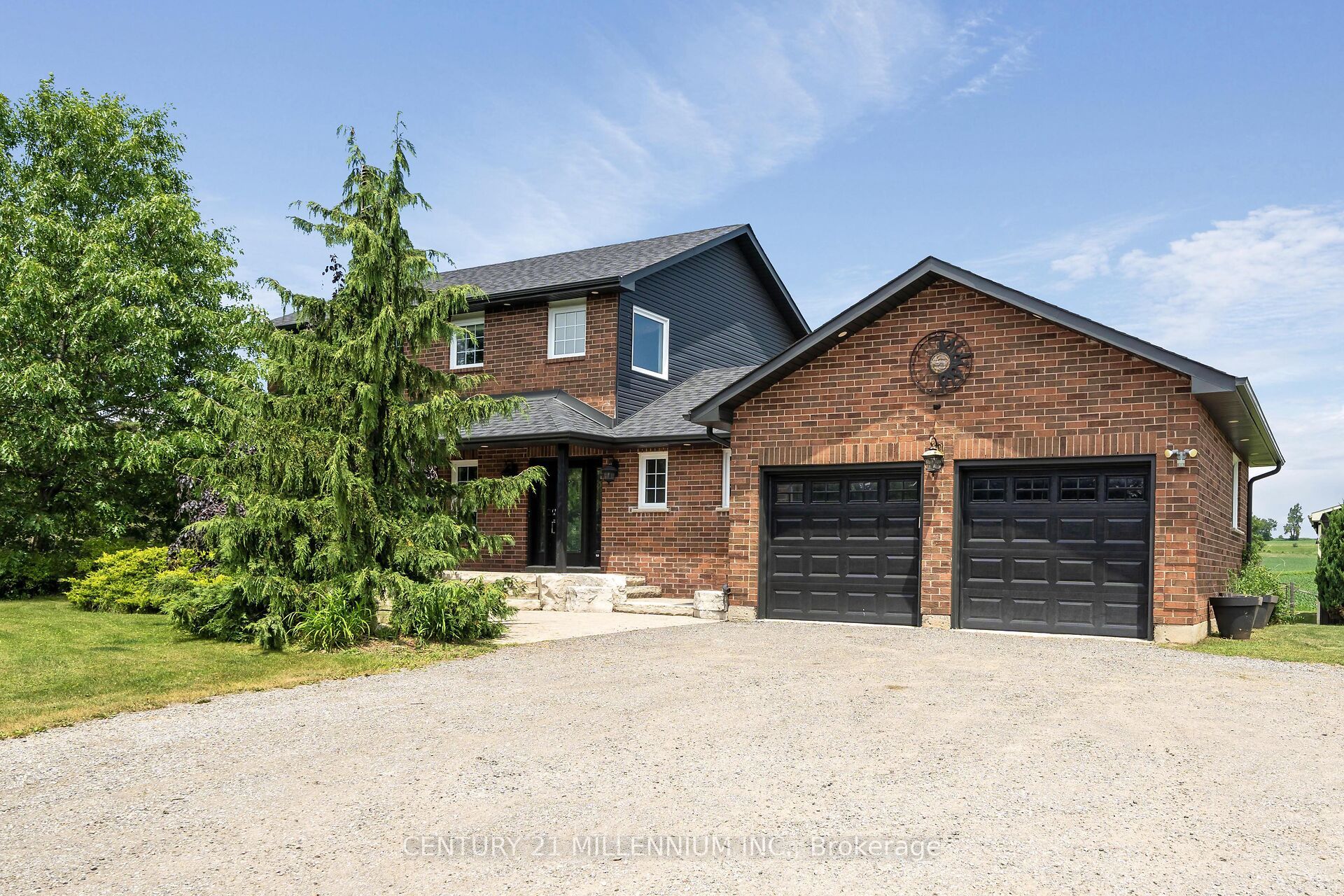 5653 Eighth Line Property Photo 4