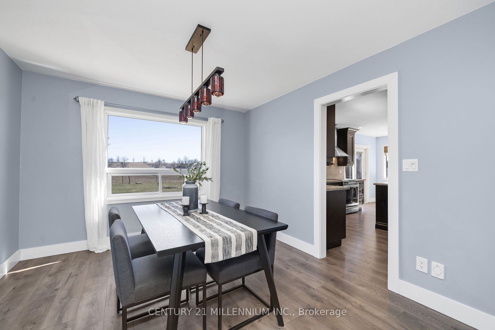 5653 Eighth Line Property Photo 14