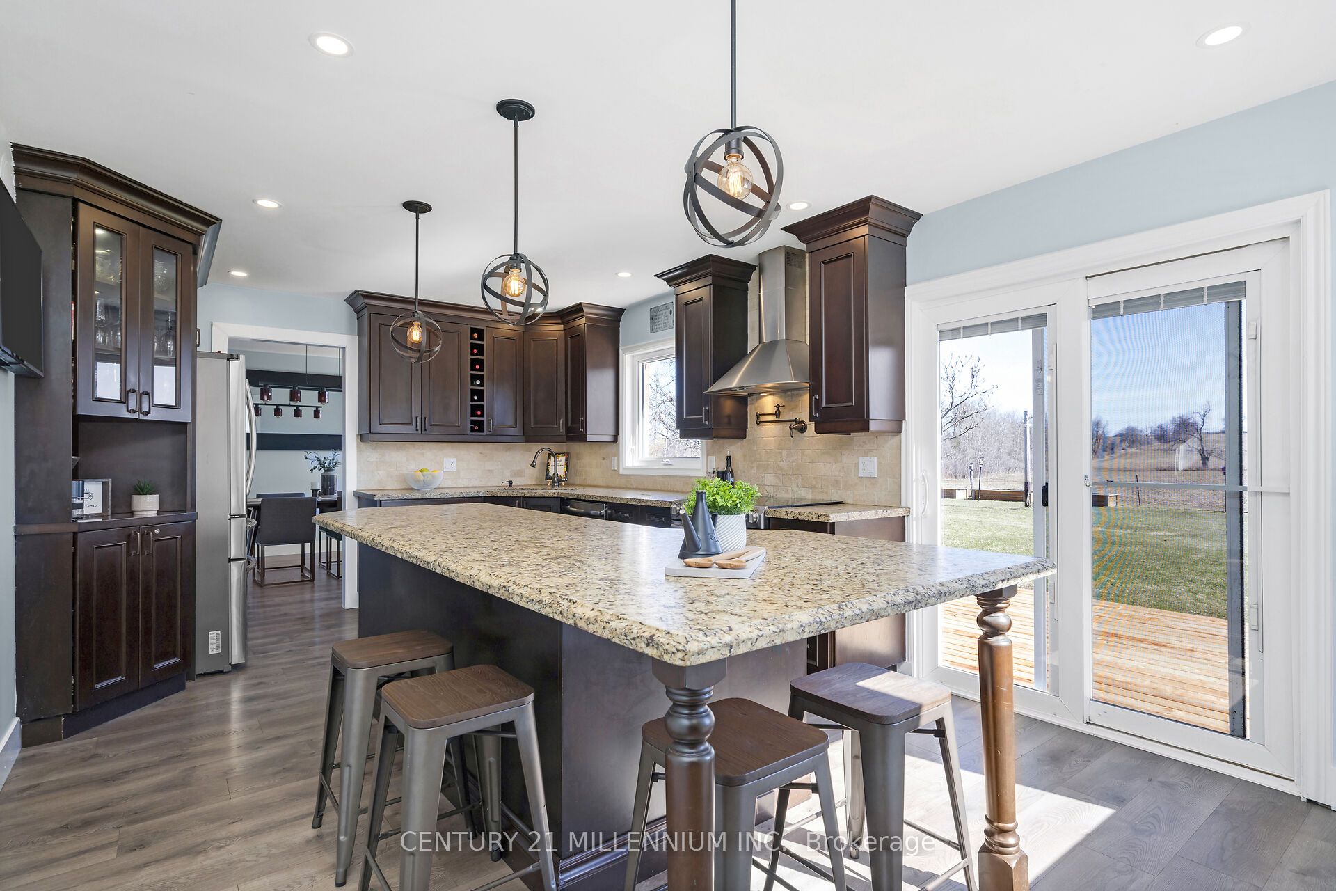 5653 Eighth Line Property Photo 15