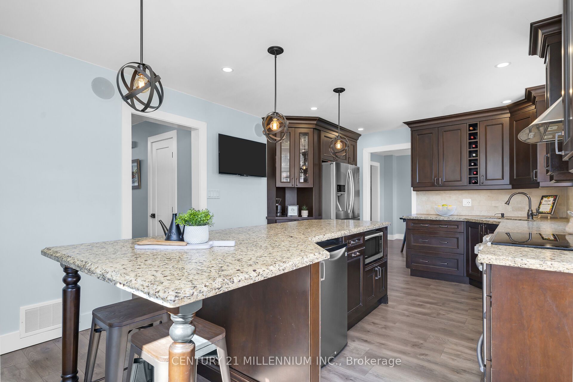 5653 Eighth Line Property Photo 16