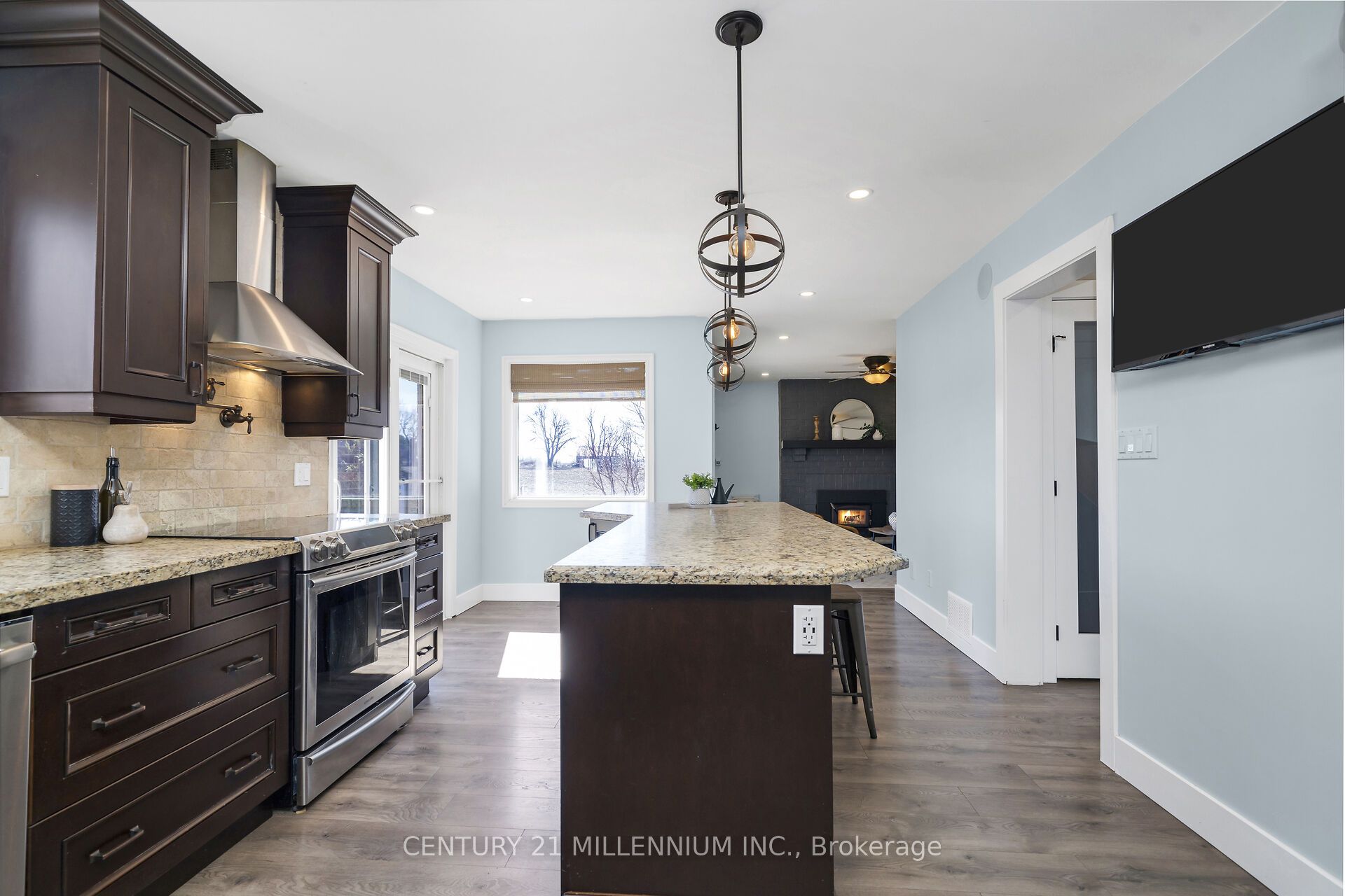 5653 Eighth Line Property Photo 19