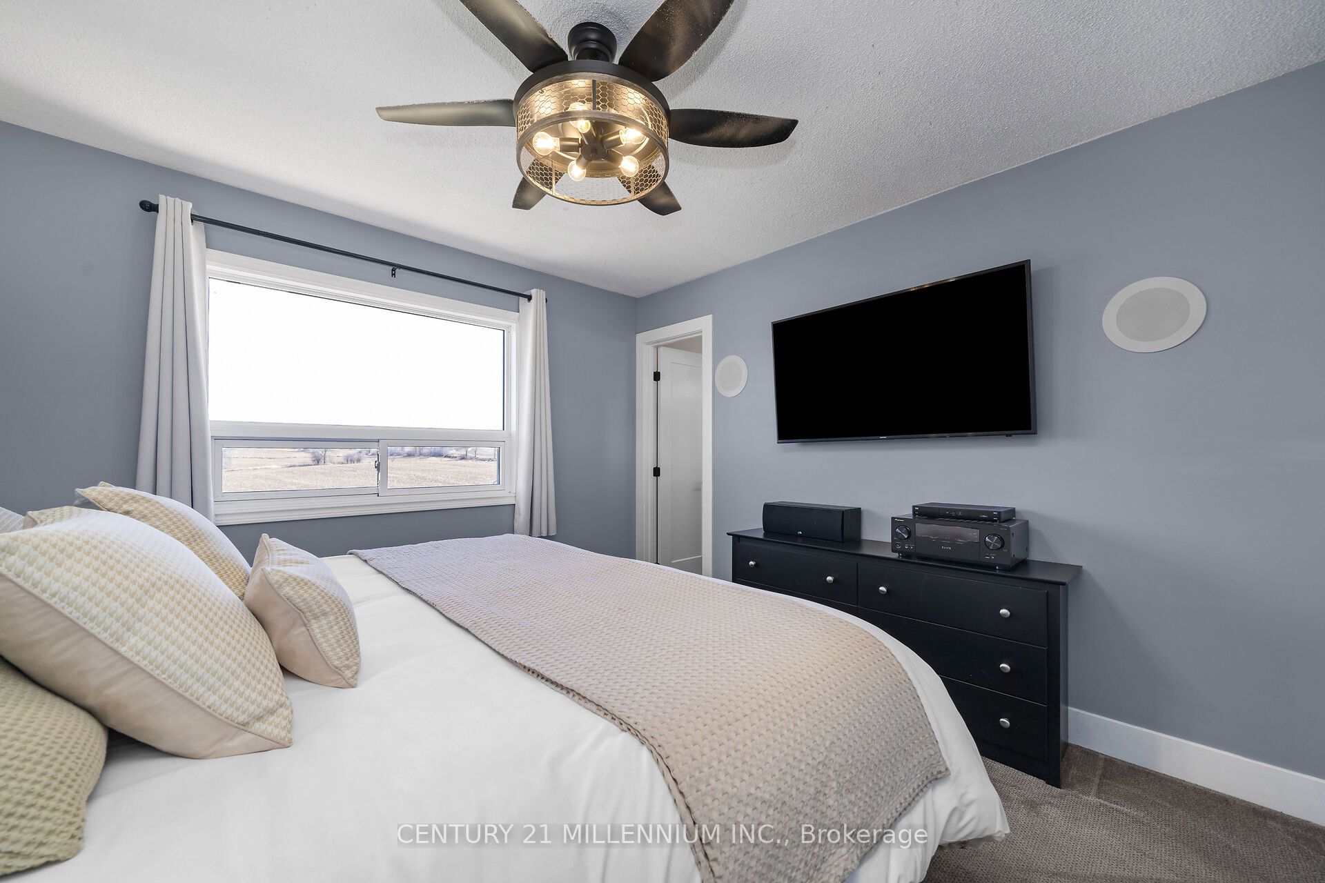 5653 Eighth Line Property Photo 25