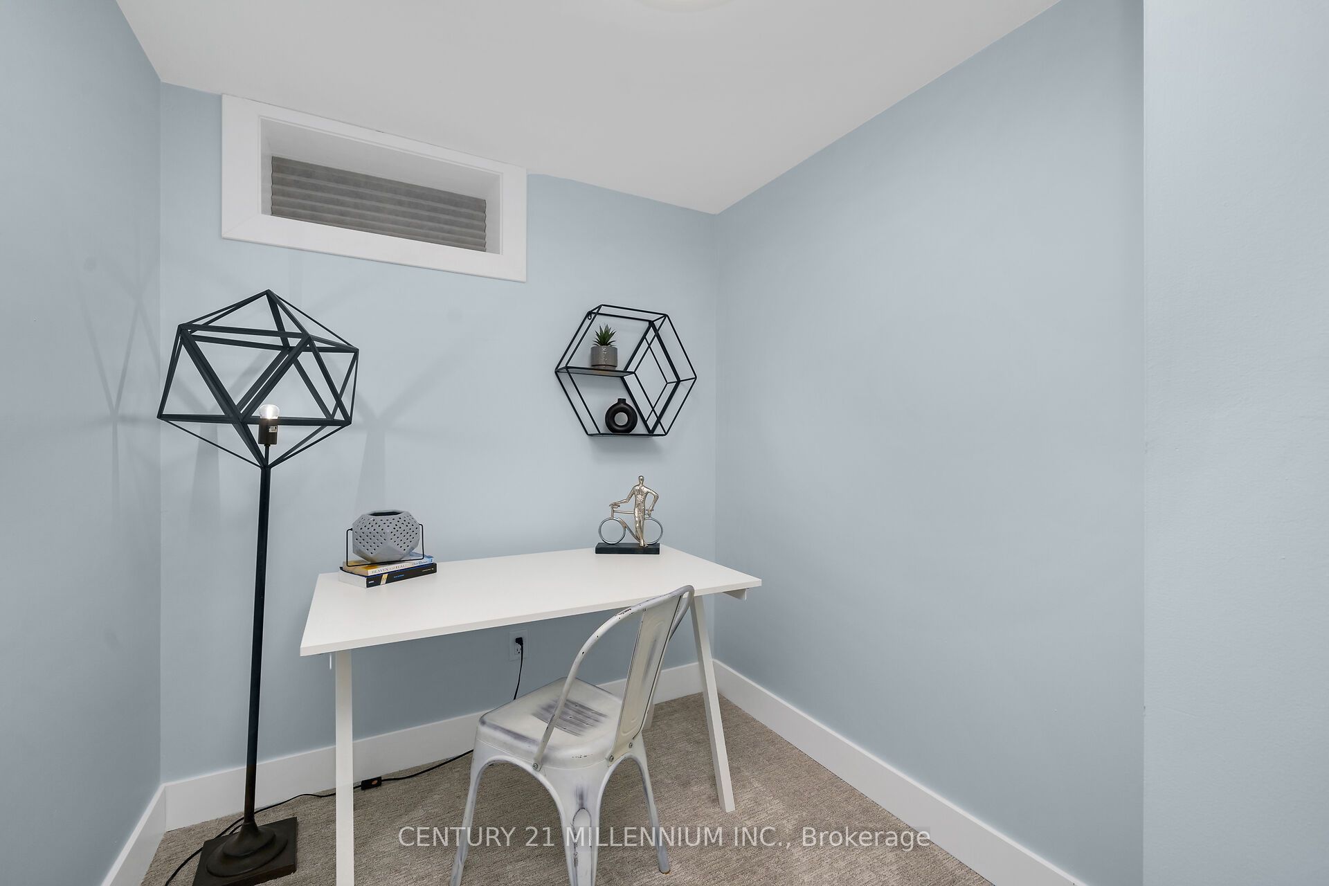 5653 Eighth Line Property Photo 36