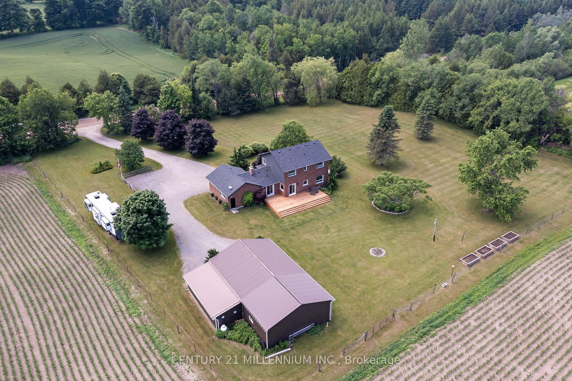 5653 Eighth Line Property Photo 40