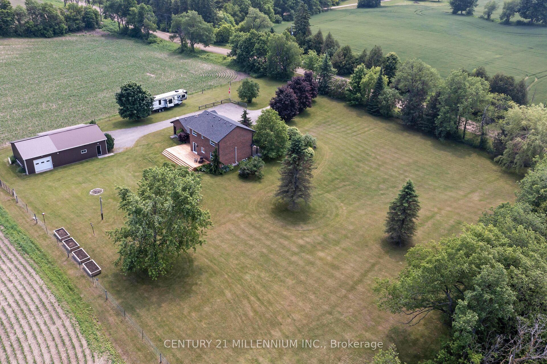5653 Eighth Line Property Photo 47