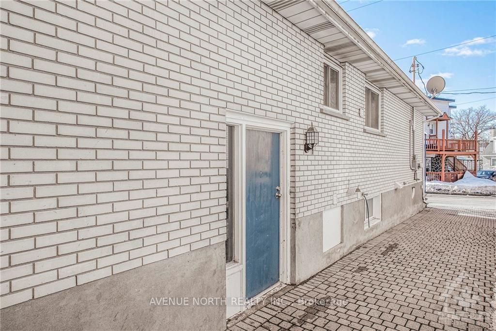 255 Lalemant Street Property Photo 2