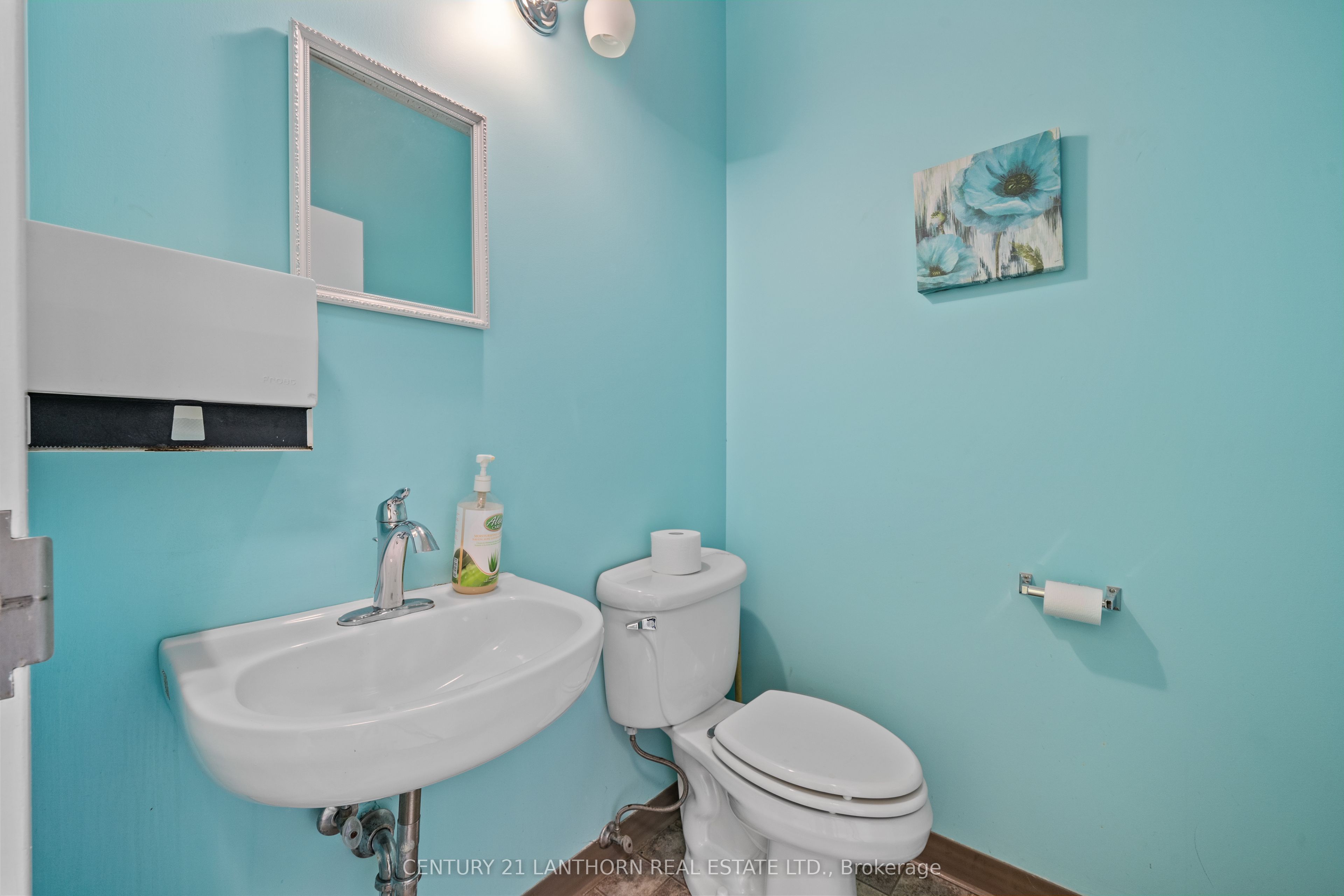 389 Picton Main Street Property Photo 16