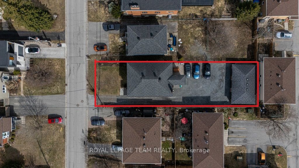 663 Tweedsmuir Avenue Property Photo 4