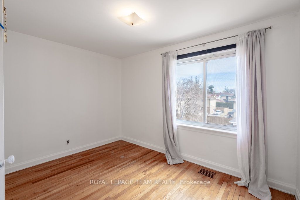 663 Tweedsmuir Avenue Property Photo 13