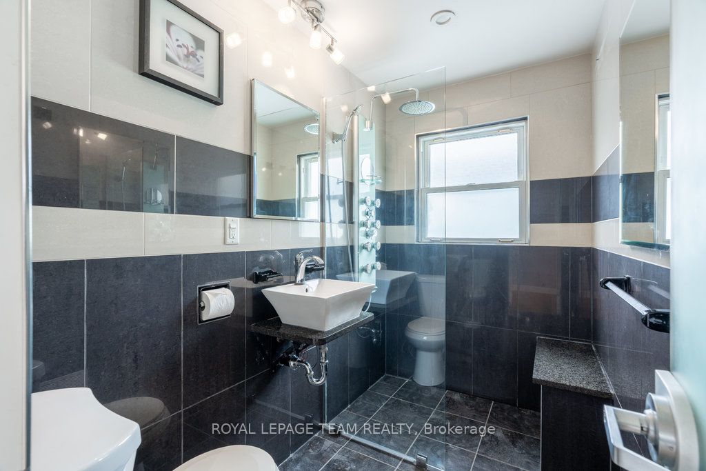 663 Tweedsmuir Avenue Property Photo 17
