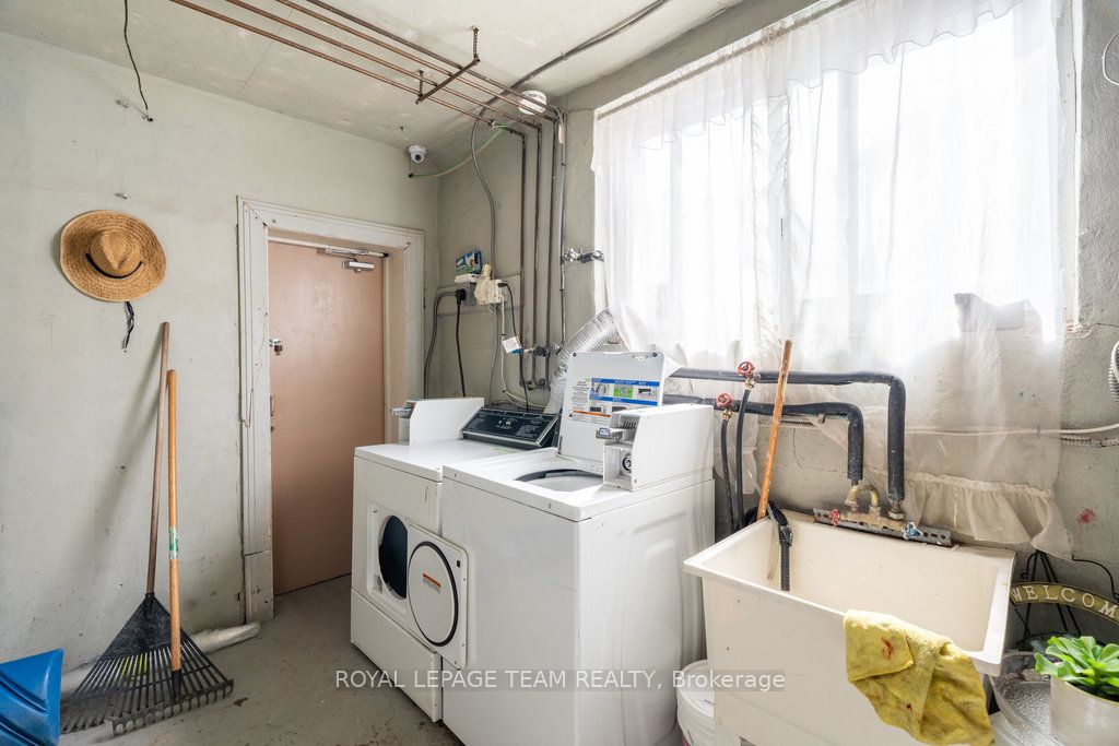 663 Tweedsmuir Avenue Property Photo 20