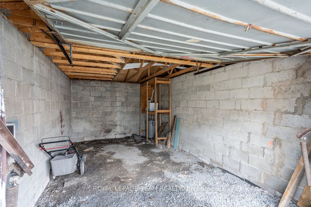 663 Tweedsmuir Avenue Property Photo 25
