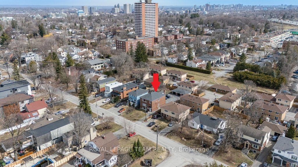663 Tweedsmuir Avenue Property Photo 27