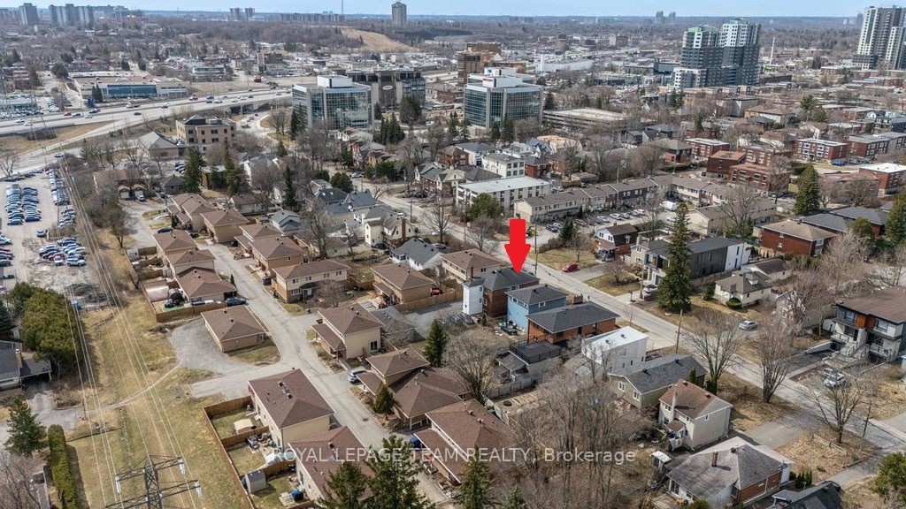 663 Tweedsmuir Avenue Property Photo 28