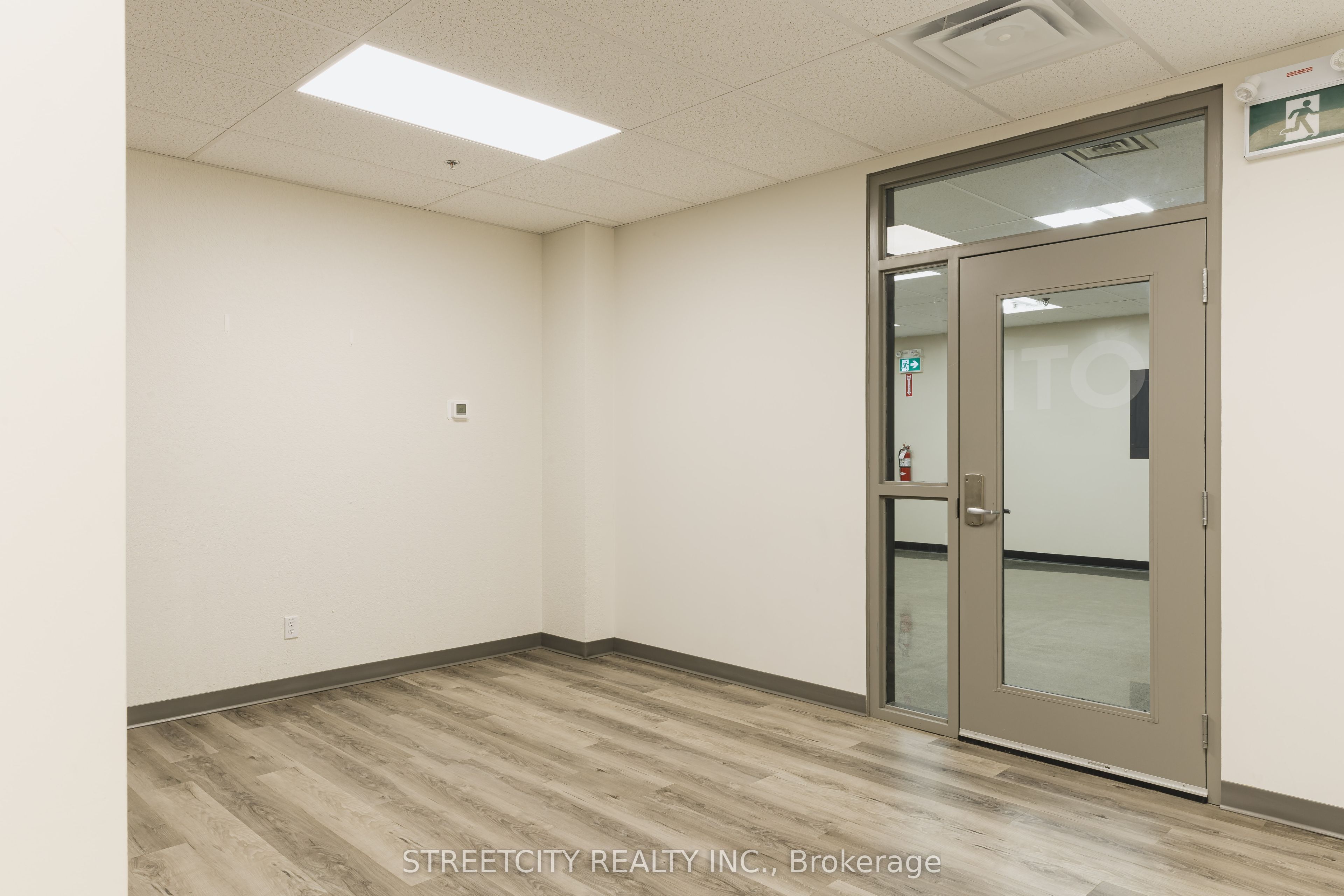 516 John St N Property Photo 1