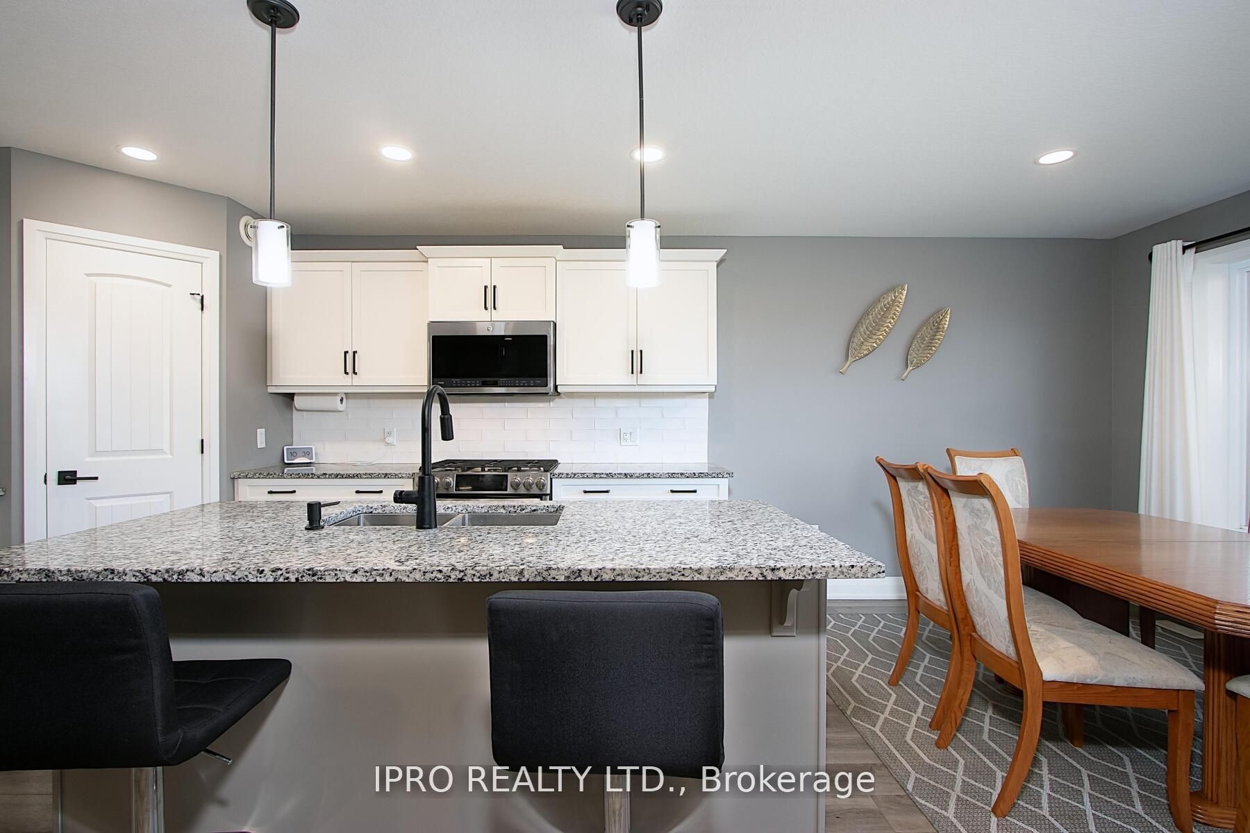 26 Nicholson Street Property Photo 15