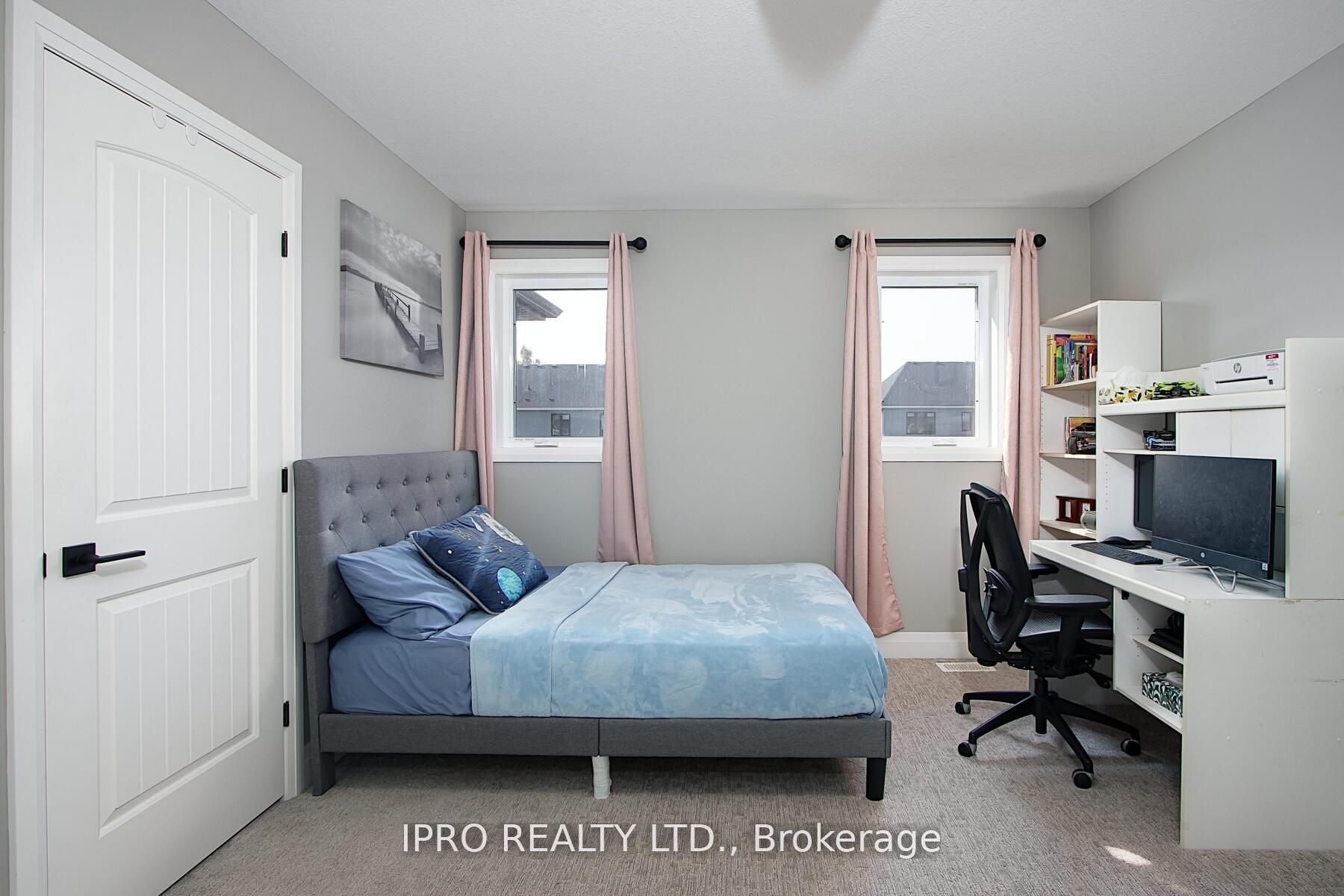 26 Nicholson Street Property Photo 25