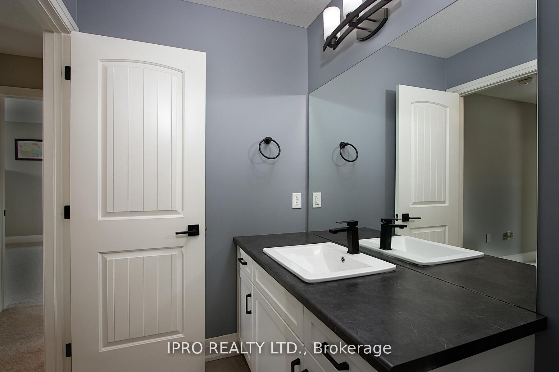 26 Nicholson Street Property Photo 28