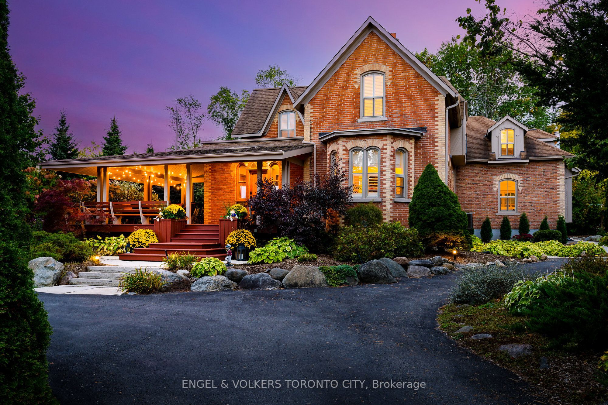 13 Huron Street Property Photo