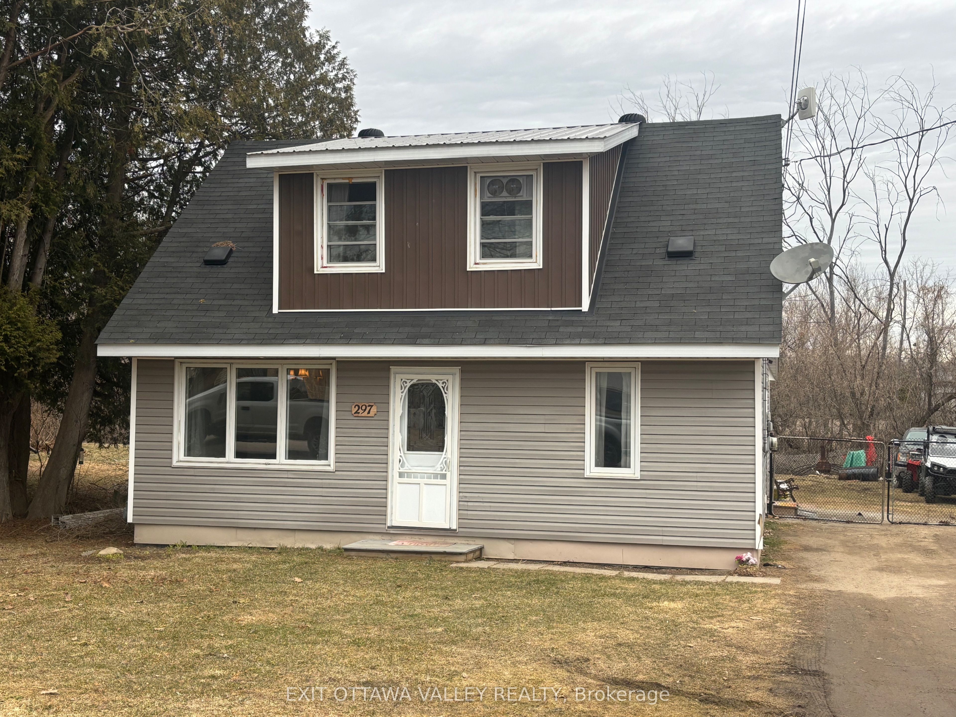 297 Julien Street Property Photo