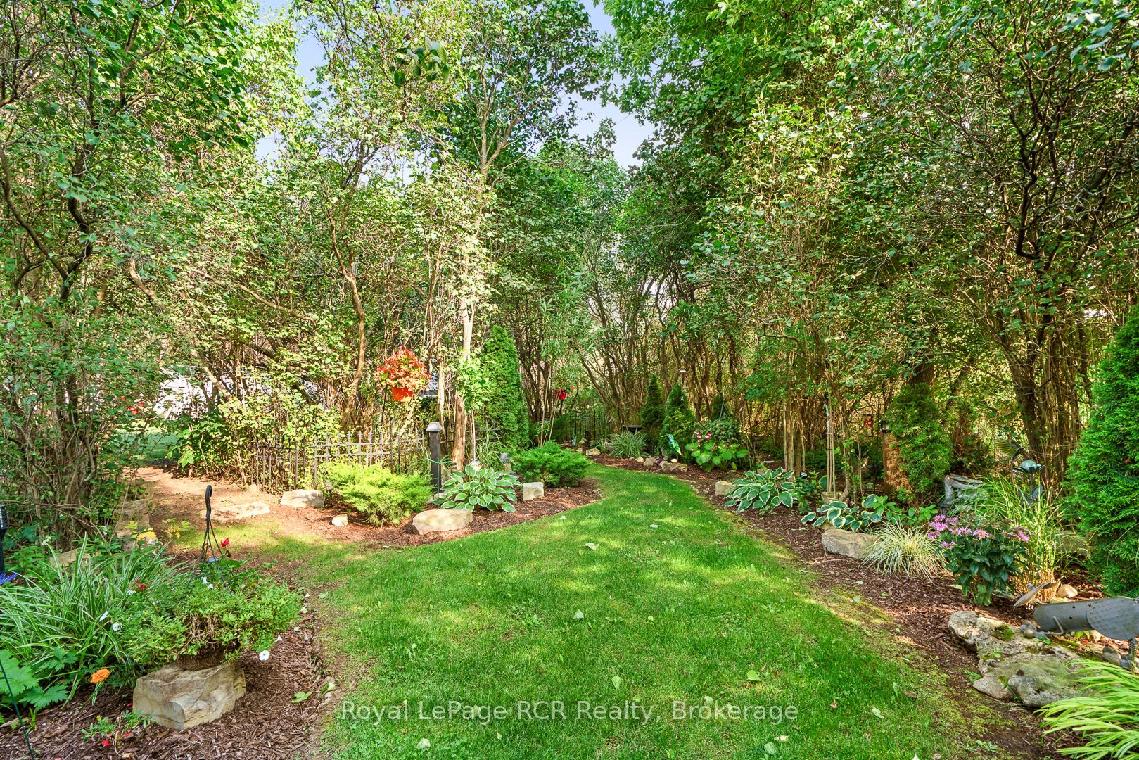 302769 Douglas Street Property Photo 10