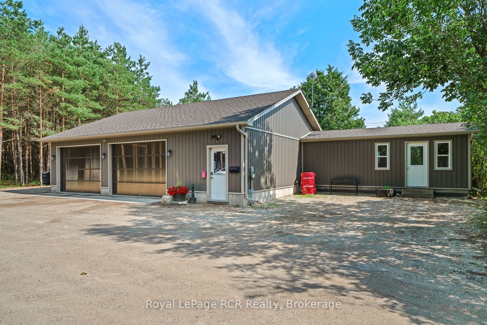 302769 Douglas Street Property Photo 13