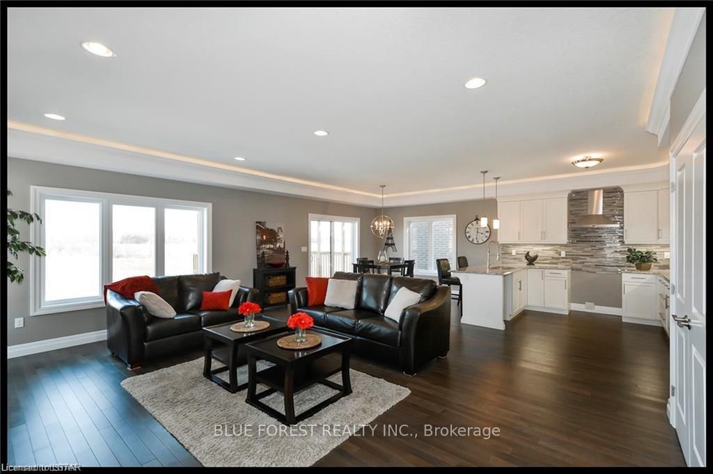 68 Five Stakes Street Property Photo 4