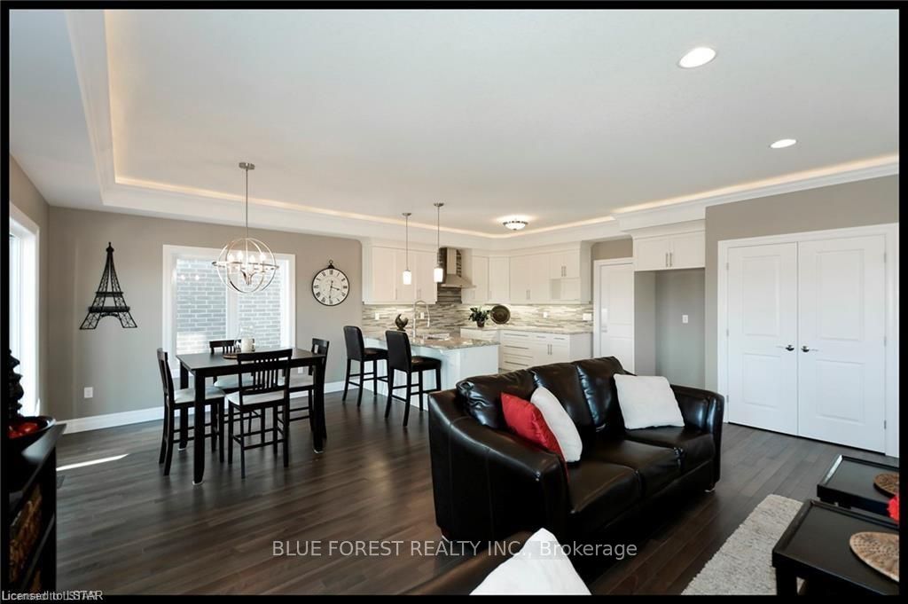 68 Five Stakes Street Property Photo 6