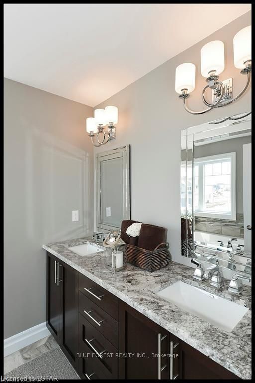 68 Five Stakes Street Property Photo 11