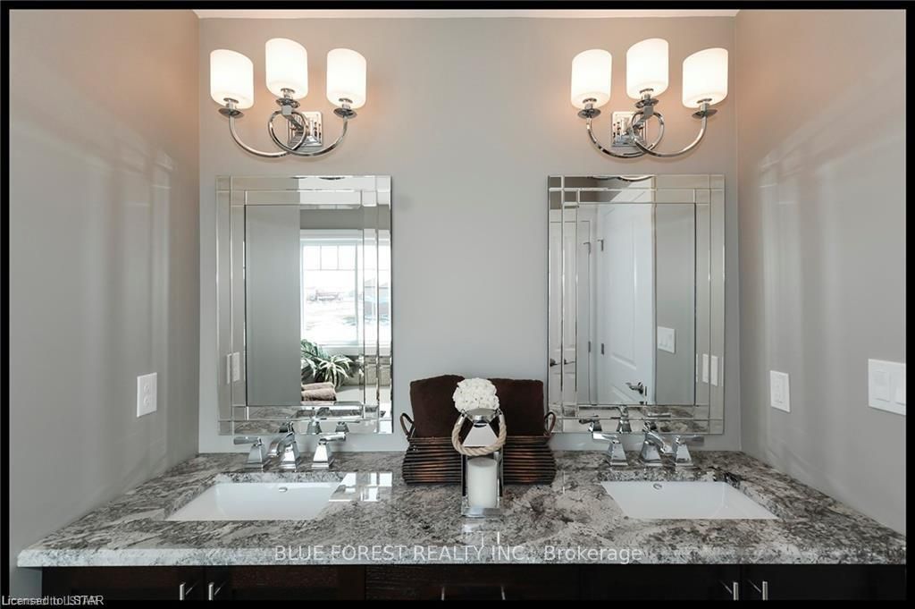 68 Five Stakes Street Property Photo 12